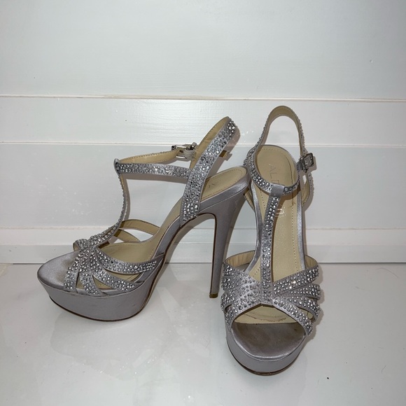 Silver platform heels from Aldo - Picture 5 of 6